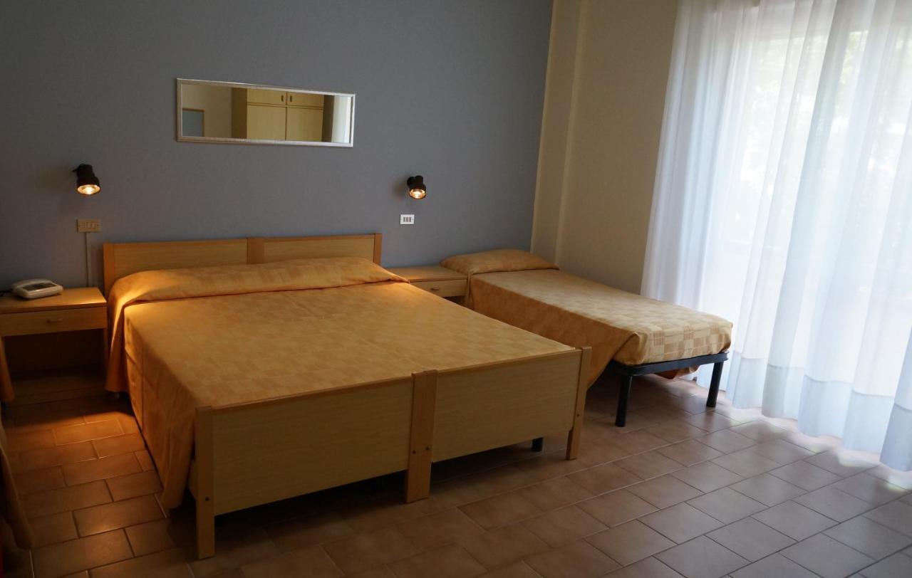 Hotel Quattropalme 托尔托雷托 外观 照片